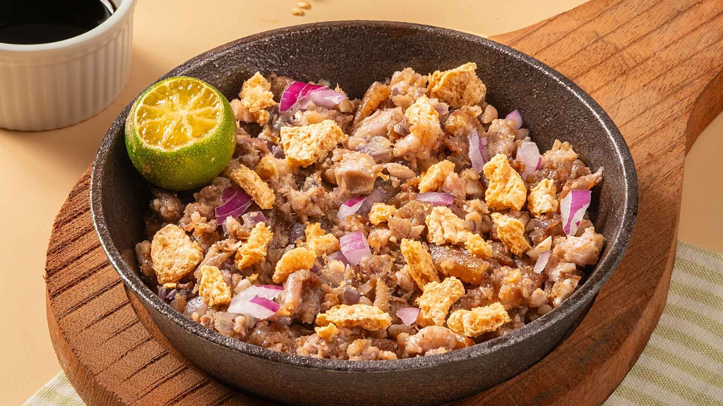 招牌菜鐵板碎豬肉