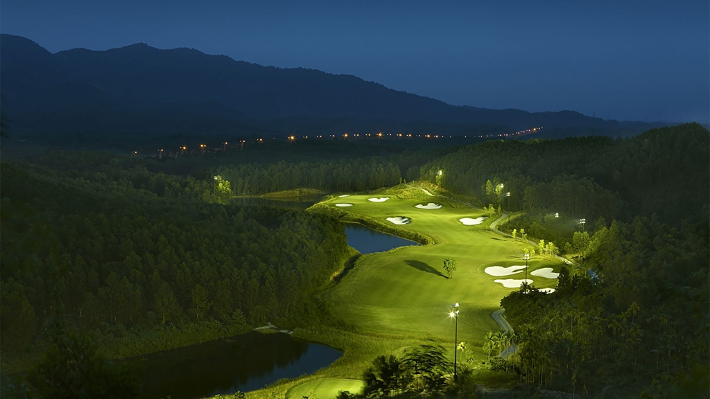 巴拿山高爾夫Ba Na Hills Golf Club夜間球道