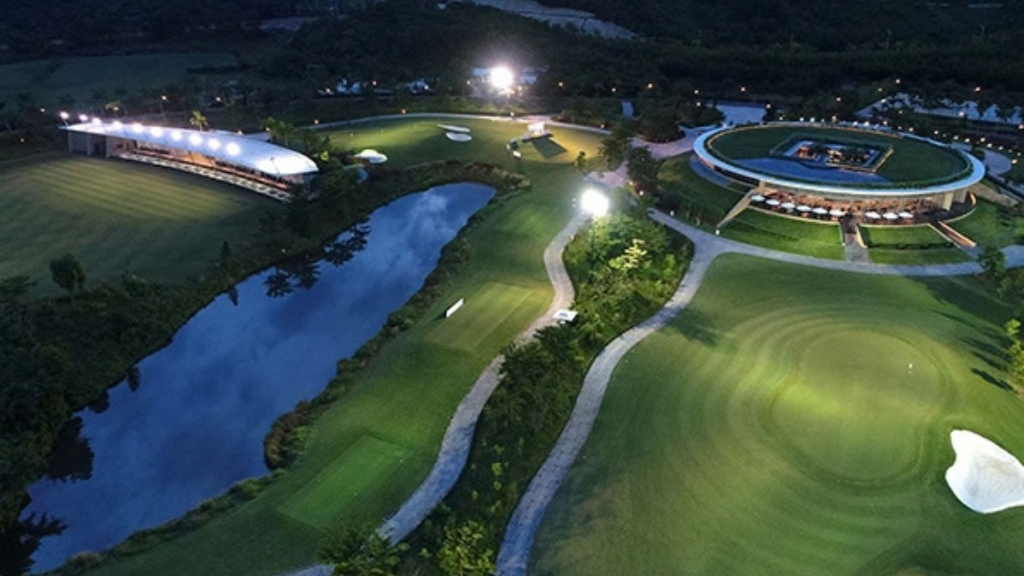 巴拿山高爾夫夜間球場